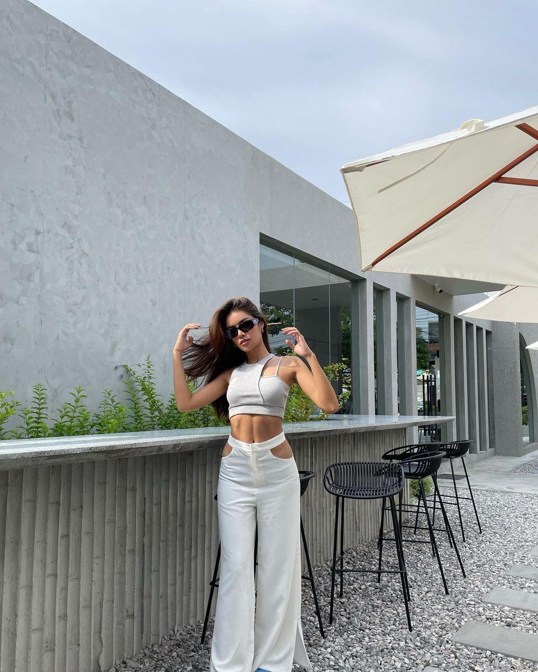 white crop top with pants - Laavira